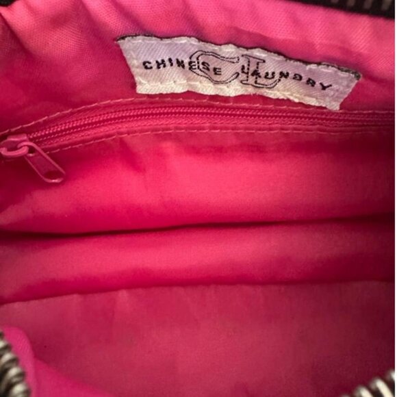 Glossy black croc-embossed patent pleather barrel bag - Picture 7 of 8